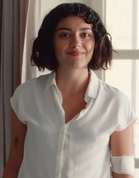 Delicious 2025 Carla Díaz White Shirt
