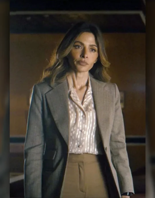 Paradise S01 Sarah Shahi Blazer