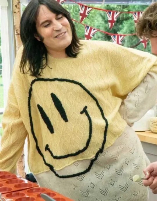 Bake Off Noel Fielding Smiling Face Yellow Jumper