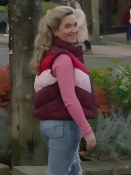 Resident Alien S04 Jenna Lamia Quilted Puffer Vest