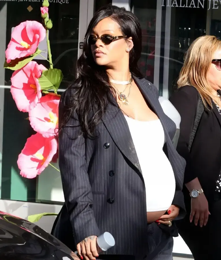 Rihanna Beverly Hills 2025