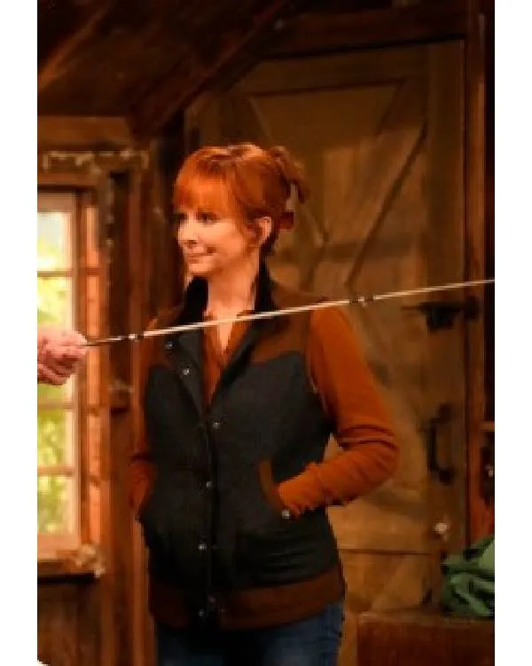 Happys Place S02 Reba McEntire Wool Vest