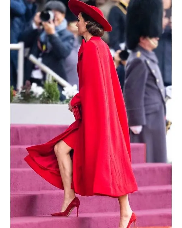 Horse Guard Parade Kate Middleton Red Bow Coat2025