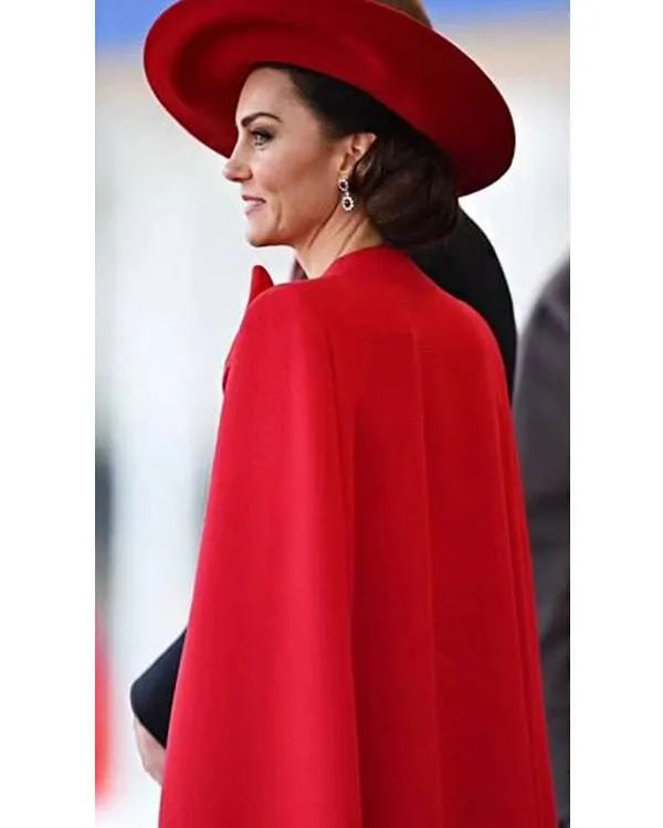 Horse Guard Parade KateMiddleton Red Bow Coat